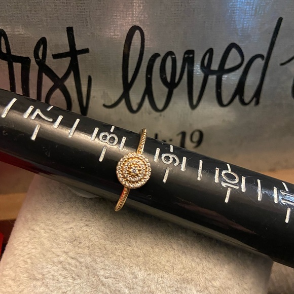 New Pandora Elegant sparkle 14k solid gold cz ring size 8.5 - Picture 5 of 5